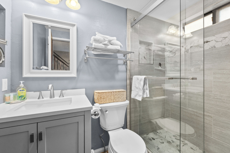 Bathroom 2, Shores Lakefront Condo, San Bernardino