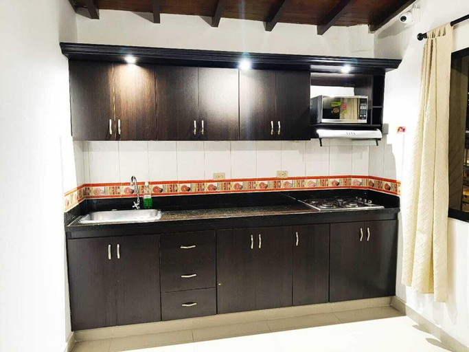 Shared kitchen facilities, Hotel Palma Sevilla Medellin, Medellín