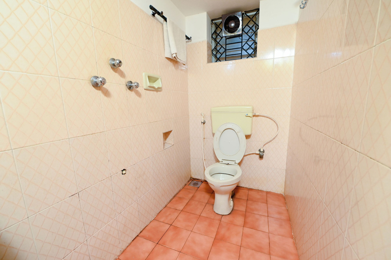 Bathroom 4, Harbor Court Vagator, North Goa