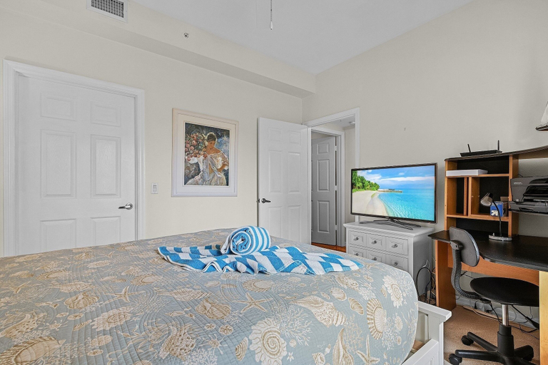 Room 3, Casa Marina 144 2 Bedroom Condo, Lee