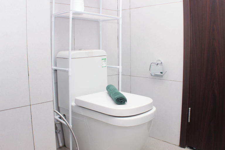Bathroom 4, Basic Studio Near Station At Lrt City Bekasi Apartment, Bekasi