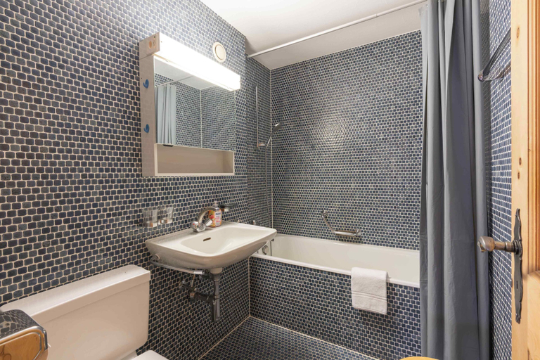 Bathroom 3, Chesa Michel, Maloja