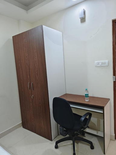 Room 2, Hotel Dhanish Comfort, Bangalore