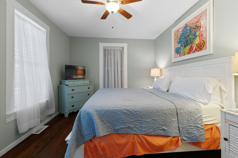 Room 2, The Dinghy 2 Bedroom Home, Galveston