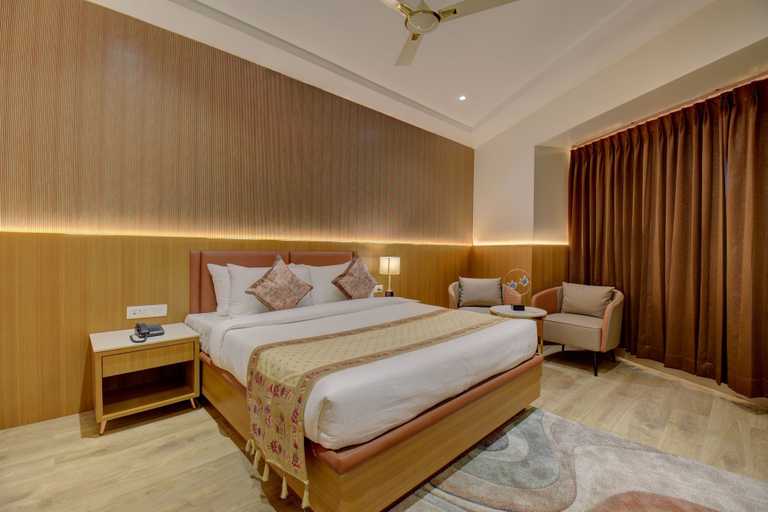 Room 5, Hotel Warma Palace, Nashik