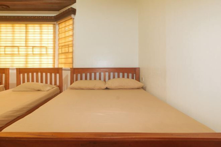 Room 5, Kababayan Pensione House by RedDoorz, Iloilo City