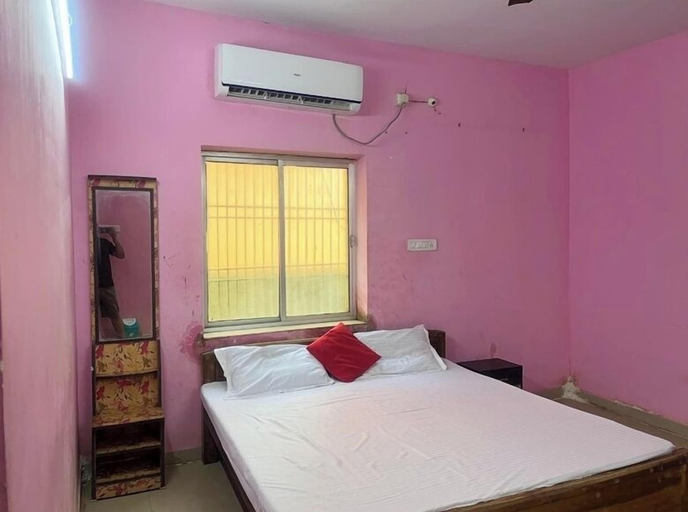 Room 2, Hotel Shivansh Guest House Puri, Puri