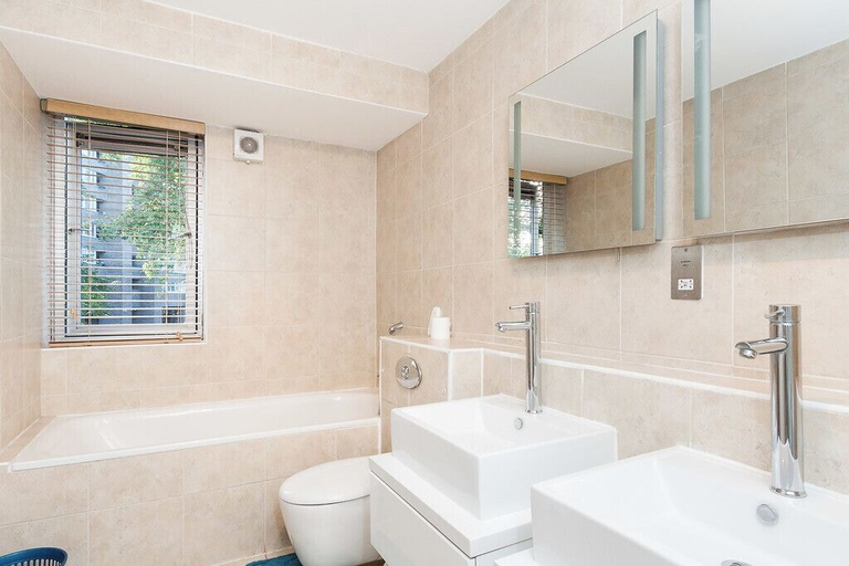 Room 3, Luxury Villa 6 Bedrooms Next to Marble Arch, London