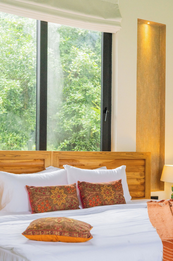 Room 2, Water Edge by Akama Homes- 4Bhk Luxe, North Goa