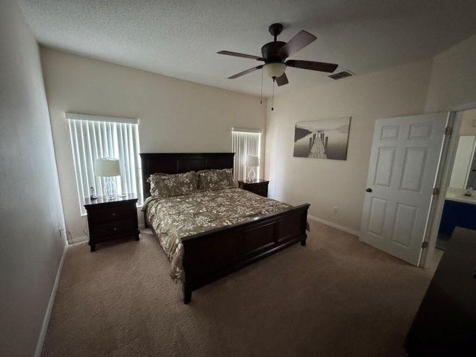 Room 4, Lakeview Villa 5 Bedroom Home, Polk