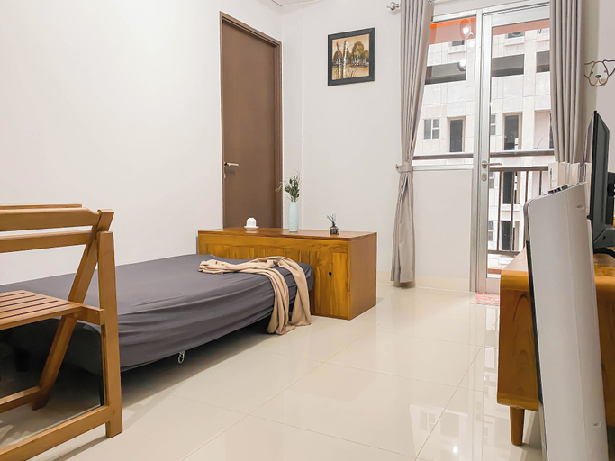 Living area 2, Big And Cozy 3Br Apartment At Transpark Juanda Bekasi Timur, Bekasi