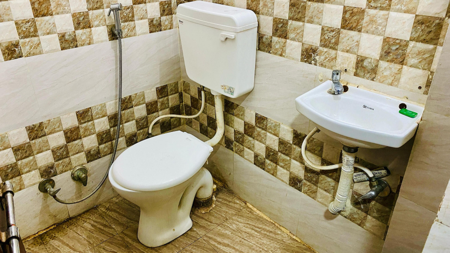 Bathroom 2, Hotel Nova Stay, Indore