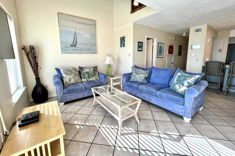 Living area, Ocean Reef 802 3 Bedroom Townhouse by RedAwning, Baldwin