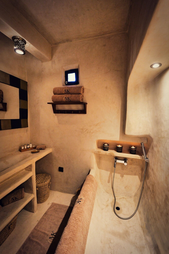 Bathroom 4, RIAD MALAÏKA, Essaouira