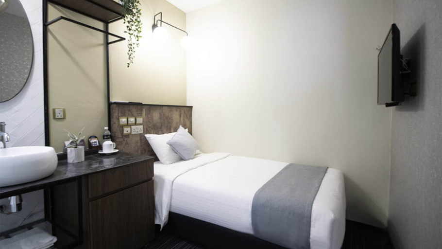 Room 2, Hotel Calmo Hamilton, Singapore