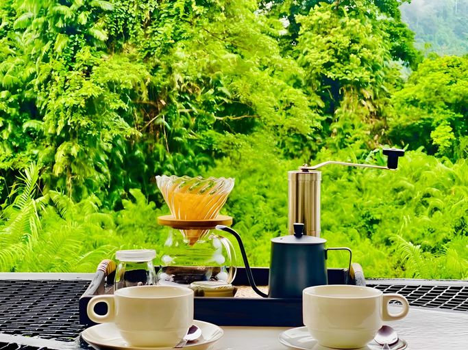 Food & Drinks 1, Bridge Hill Cafe Glamping, Phanom