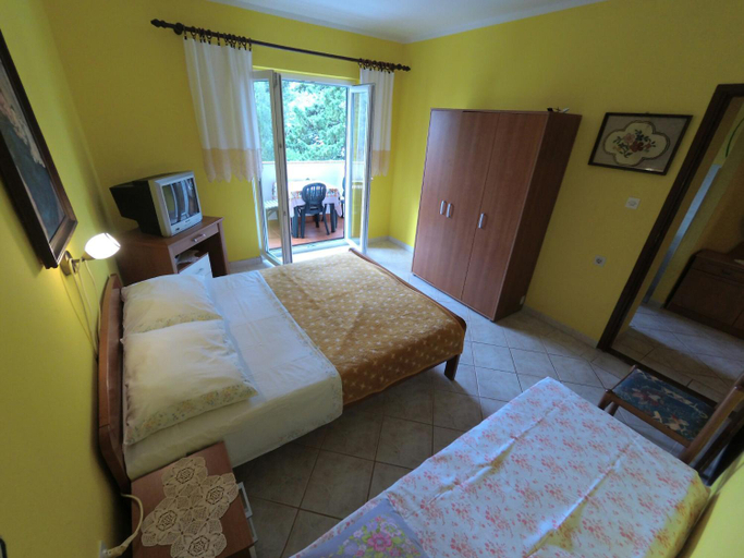 Bedroom 2, Novalja Apartments, Novalja