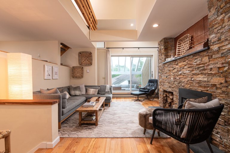 Living area 5, Club Sugarbush #8 3 Bedroom Condo, Washington
