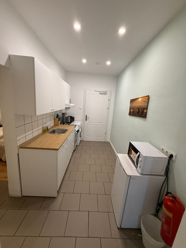 Private kitchen 3, Comfy 2BR Apt Westbahnhof Area, Wien