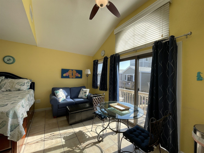 Living area 5, 14 Ocean View Cottage Condo by RedAwning, Dare