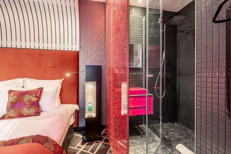 Room 3, Sublim 401, Paris