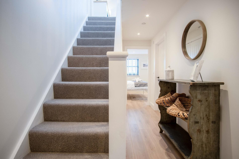 Hallway, Ty Florence - 3 Bedroom Cottage - Bayview Oxwich, Swansea