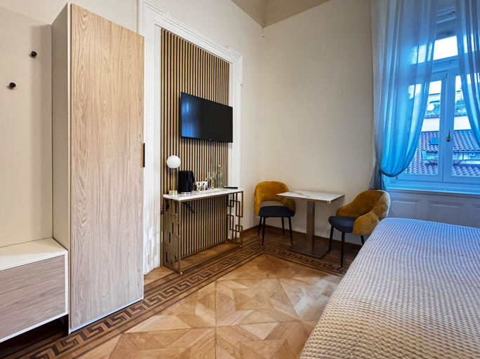 Bedroom 2, Bed & Chic art rooms, Trieste