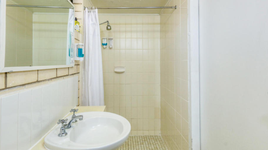 Bathroom 3, Tropical Gateway motor inn, Rockhampton