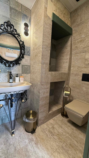 Bathroom 3, Liora Hotel, Merkez