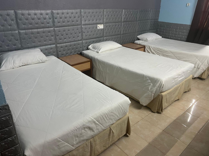Bedroom 5, Lily Budget Hotel, Besut