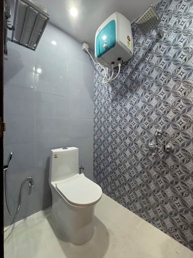 Bathroom 3, Hotel Anmol Inn, Allahabad