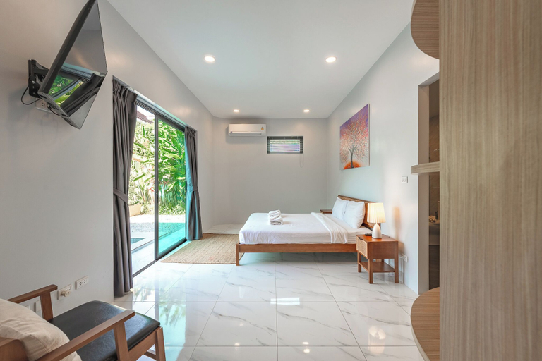 Room 5, 3BR Walk to Beach 7 Min to Beach V189, Phuket Island
