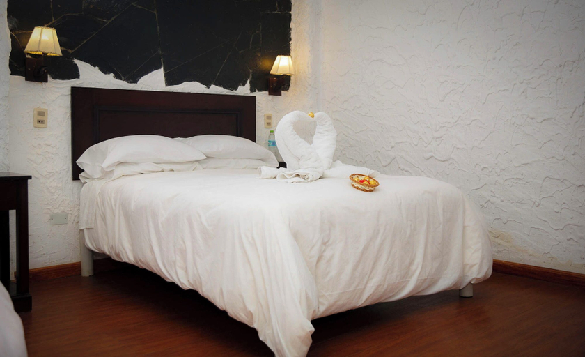 Bedroom 4, KW HOTEL, Antonio Quijarro