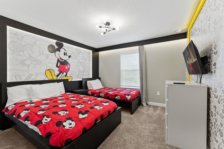 Room 4, Storey Lake Resort 4BR Home w/ Private Pool, Osceola