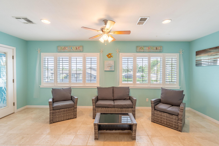 Interior 5, Beach Bound, Lee