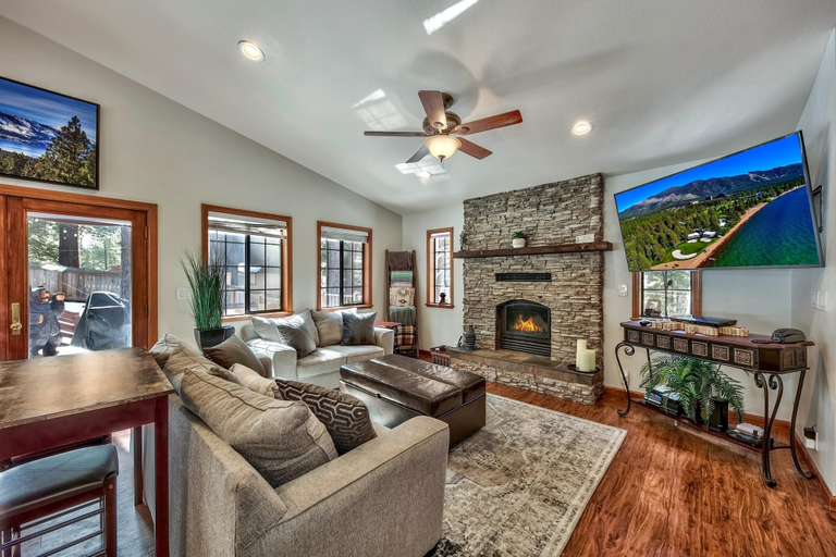 Living room 4, 1760t Thunderbird Cabin 3 Bedroom Home, El Dorado