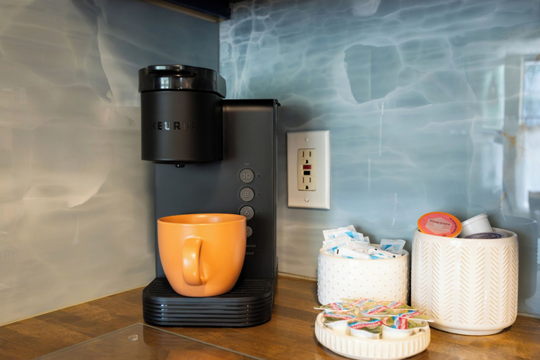 Private kitchen 3, New Meets Nostalgic- Cottage Sleeps 8, Chatham