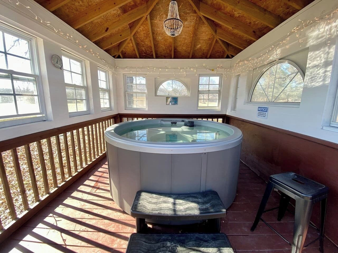 Private spa tub 5, Paradise Found with Pool and Hot Tub, Davidson