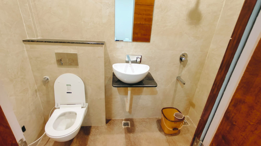 Bathroom 5, Hotel Babylon Regency, Mathura