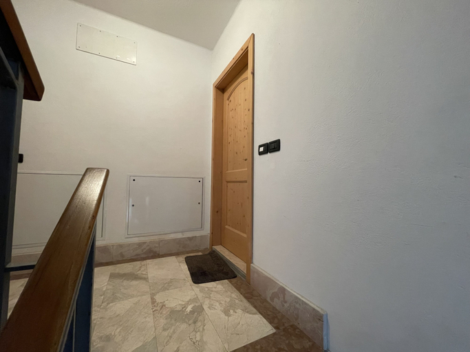 Room 4, 087 Trilocale Giustino, Trento