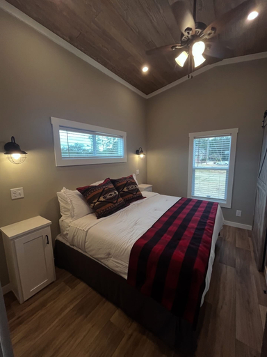 Room 2, Carolina Camp Cedar, Pickens