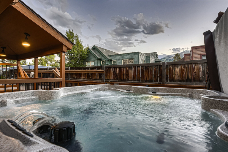 Outdoor spa tub 3, Abbett Placer Historic 7 Bedroom Home by RedAwning, Summit