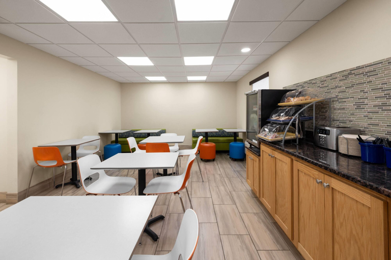 Food & Drinks 5, Days Inn by Wyndham Murphy, Cherokee