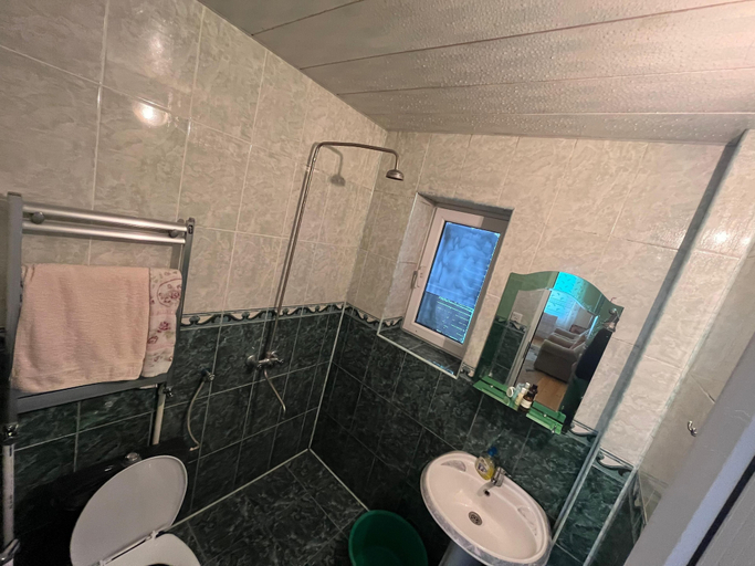Bathroom 2, La Casa de Habel, Quba