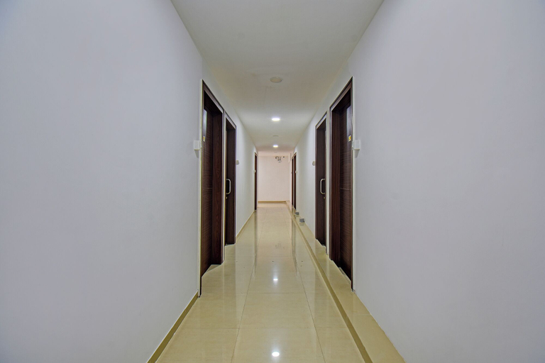 Lobby 4, Fabhotel Sri Sai, Pune