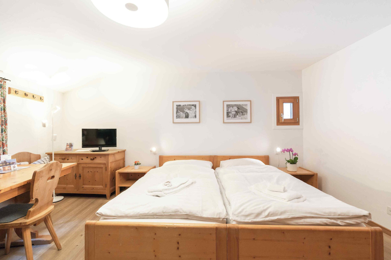 Bedroom 2, Chesa Michel, Maloja