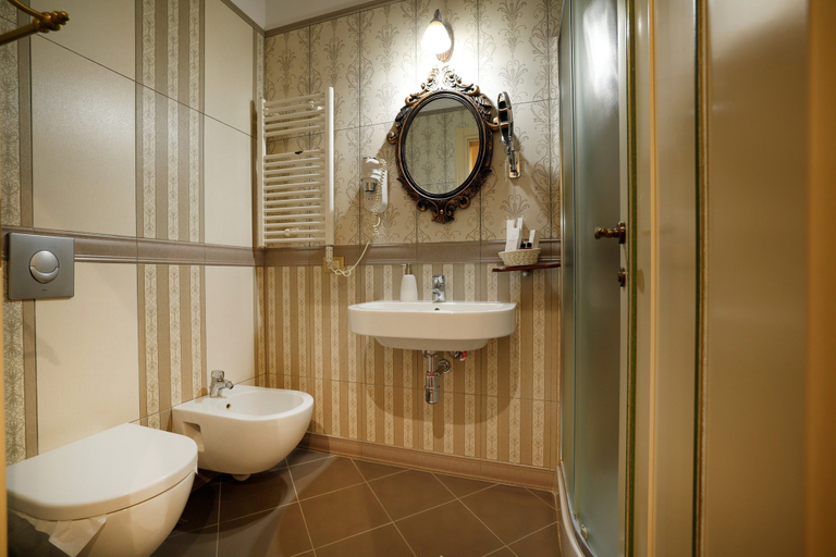 Bathroom 4, 2 KITARRAT Boutique Hotel & SPA, Durrësit