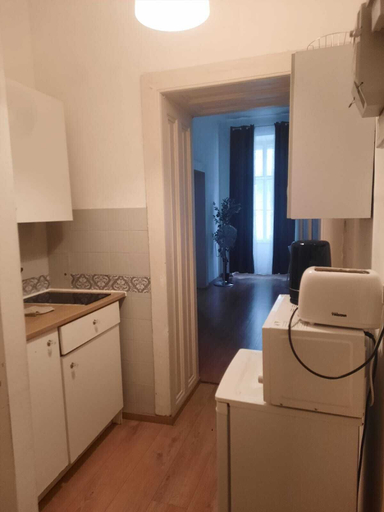 Private kitchen, Charming 2BR Apt Prime City Spot, Wien