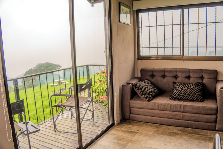 Living area 2, Cabañas La Montañuela, Cartago