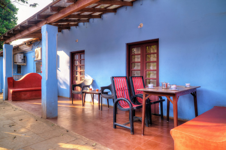 Others 4, O Camarao, North Goa